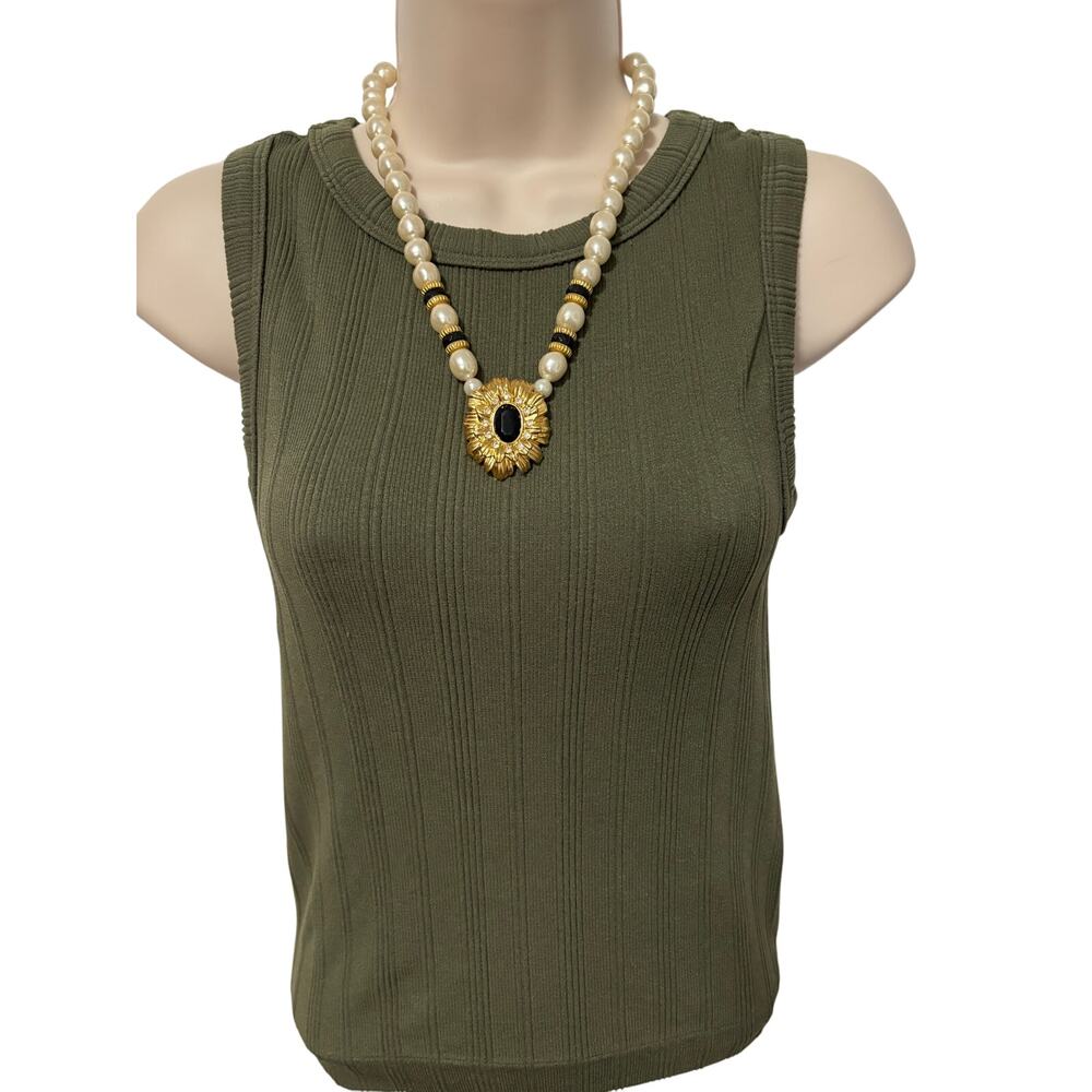 Kenneth‎ Jay Lane 90's Vintage Faux Pearl Crystal Gold Flower Pendant Necklace